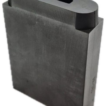 Фильера 65х20 из графита с увеличенной плотностью для СС400-420 для полосы 30х5мм из 2 половинок